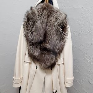Fox fur collar